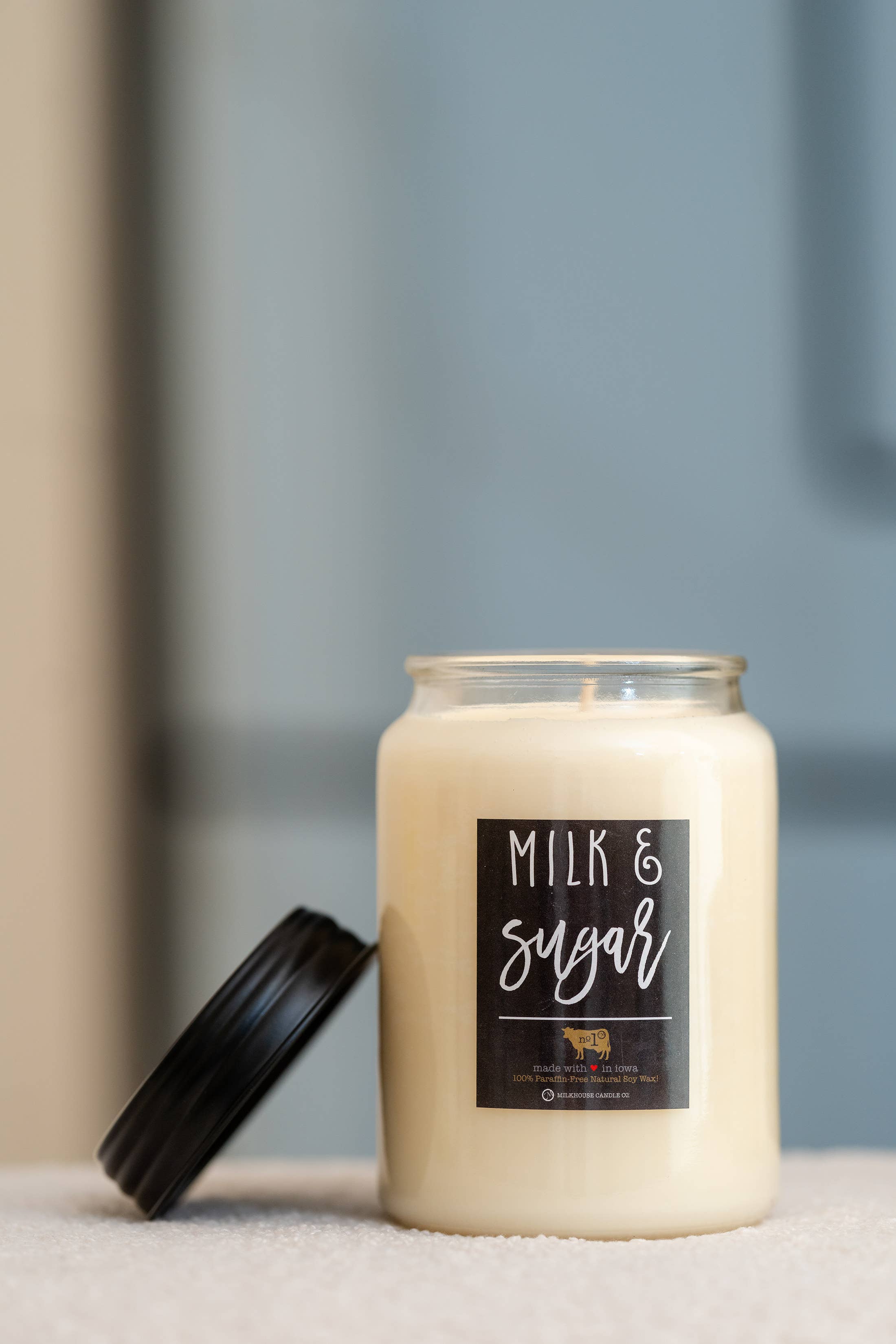 26 oz Farmhouse Jar Candle: Milk & Sugar