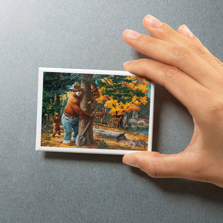 MAGNET Smokey Bear, Hugging Tree