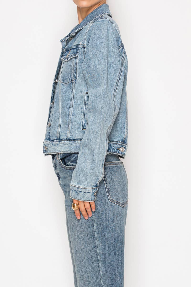CLASSIC TRUCKER DENIM JACKET